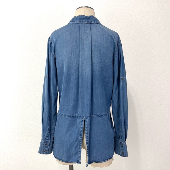 Cloth & Stone- Chambray Split Back Button Down Shirt Size Medium. - Picture 7 of 10